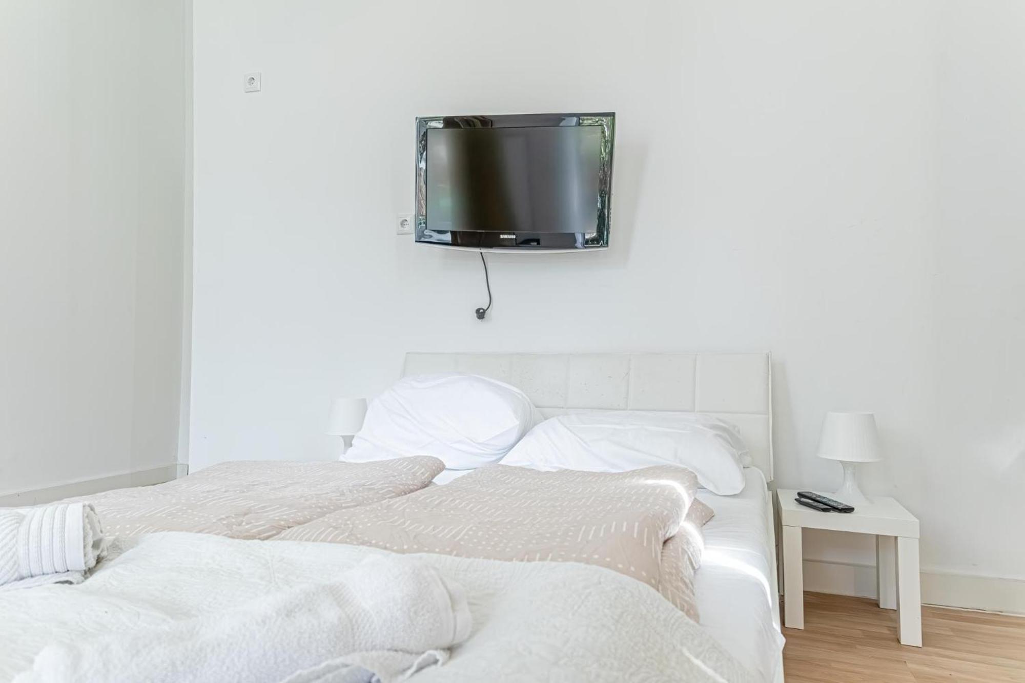 Loevly Shared 6Br With Garden Near Danube & Millenium City Wien Ngoại thất bức ảnh