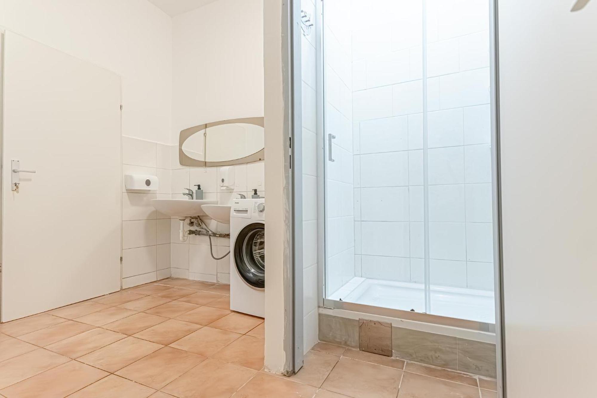 Loevly Shared 6Br With Garden Near Danube & Millenium City Wien Ngoại thất bức ảnh
