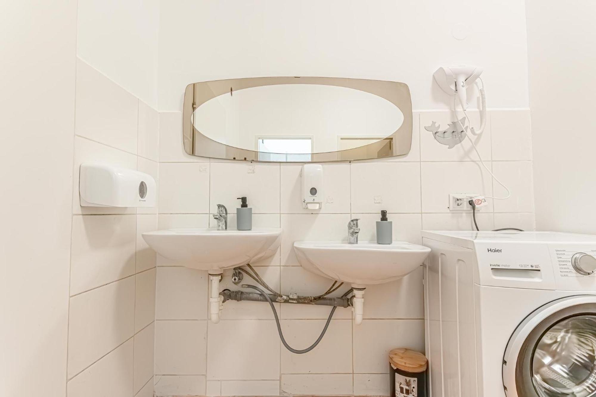 Loevly Shared 6Br With Garden Near Danube & Millenium City Wien Ngoại thất bức ảnh